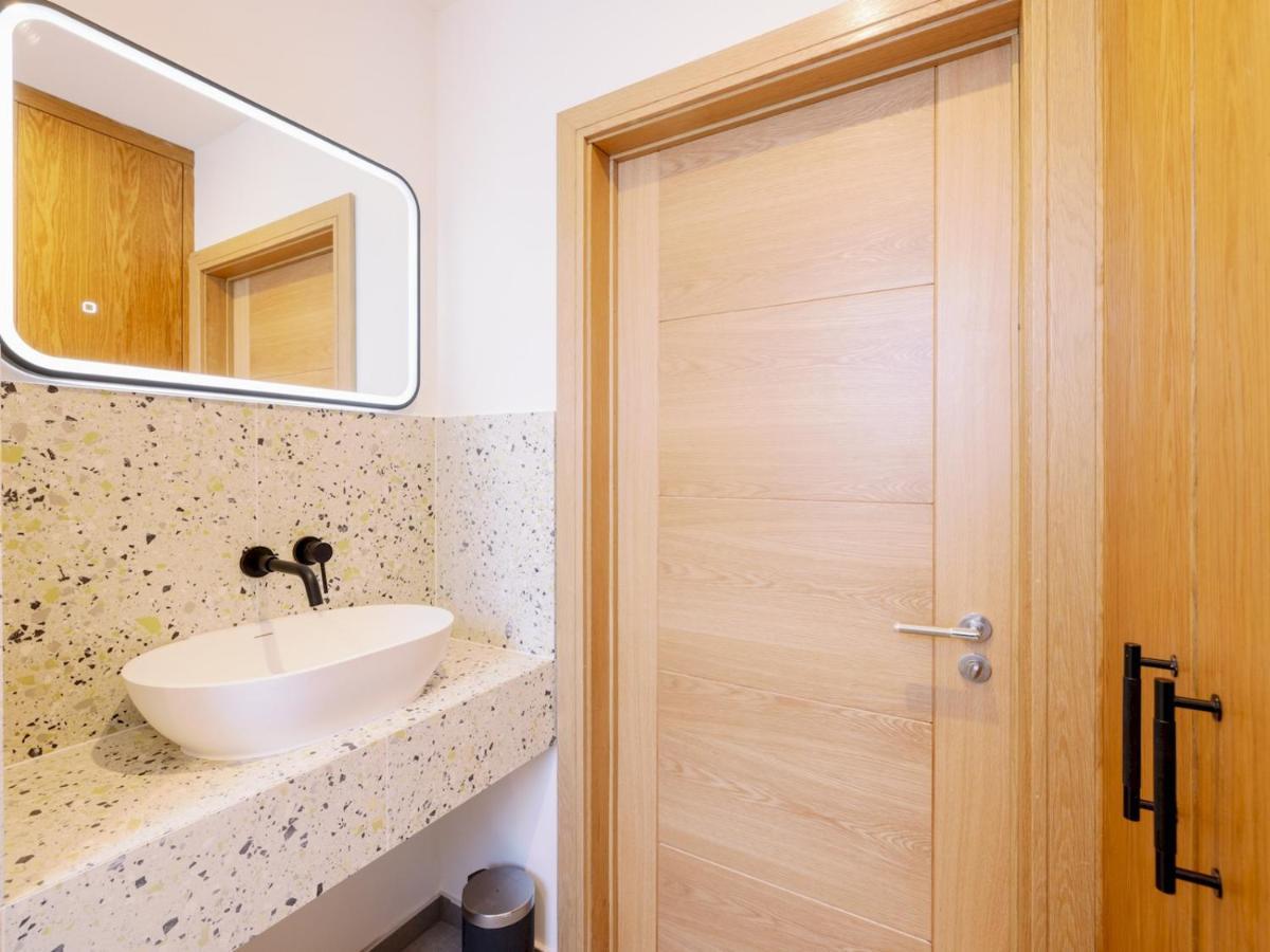 Pass The Keys - Spacious Modern Flat With Garden, In South West Case de vacanță