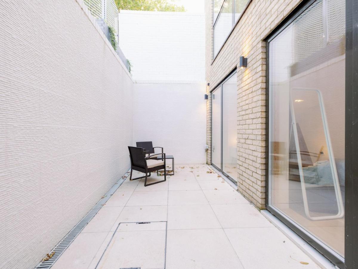 Pass The Keys - Spacious Modern Flat With Garden, In South West Case de vacanță *