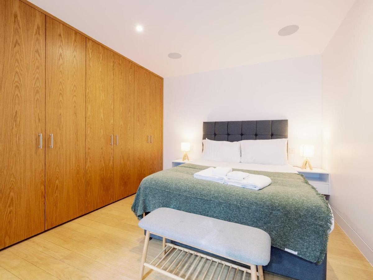 Pass The Keys - Spacious Modern Flat With Garden, In South West Case de vacanță Londra