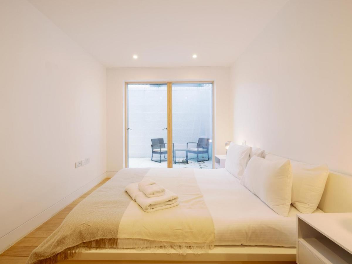 Pass The Keys - Spacious Modern Flat With Garden, In South West Case de vacanță Londra